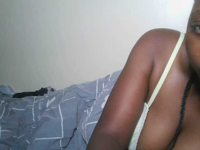 DiasyafterDark live cam on BongaCams