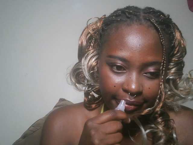 DiasyafterDark live cam on BongaCams