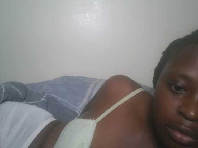 DiasyafterDark live cam on BongaCams