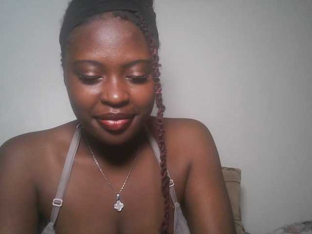DiasyafterDark live cam on BongaCams