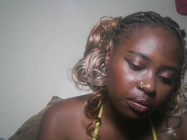 DiasyafterDark live cam on BongaCams