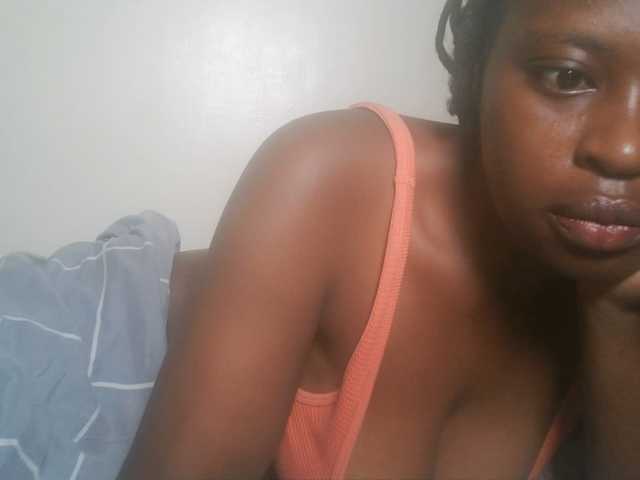 DiasyafterDark live cam on BongaCams