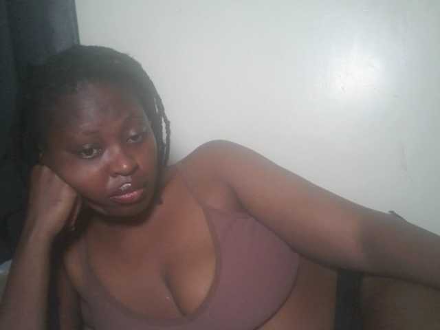 DiasyafterDark live cam on BongaCams