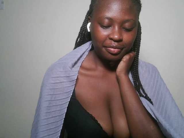 DiasyafterDark live cam on BongaCams