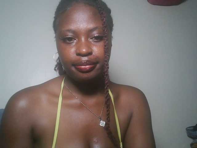 DiasyafterDark live cam on BongaCams