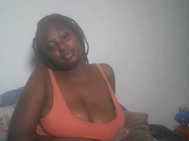 DiasyafterDark live cam on BongaCams