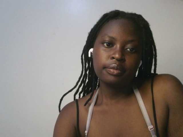 DiasyafterDark live cam on BongaCams