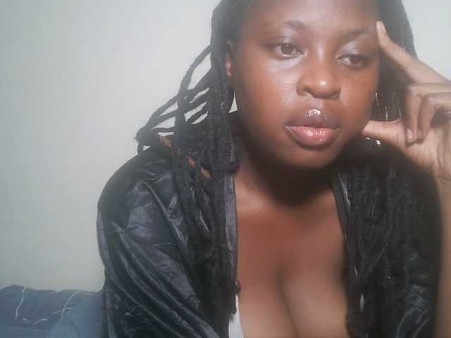 DiasyafterDark live cam on BongaCams