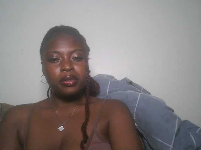 DiasyafterDark live cam on BongaCams