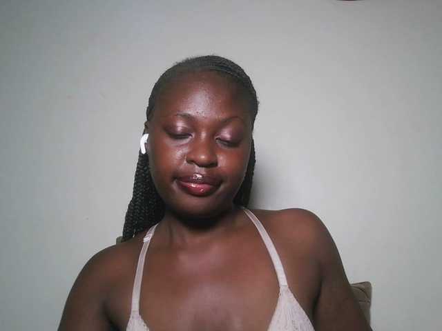 DiasyafterDark live cam on BongaCams
