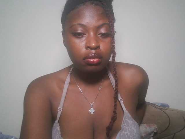 DiasyafterDark live cam on BongaCams