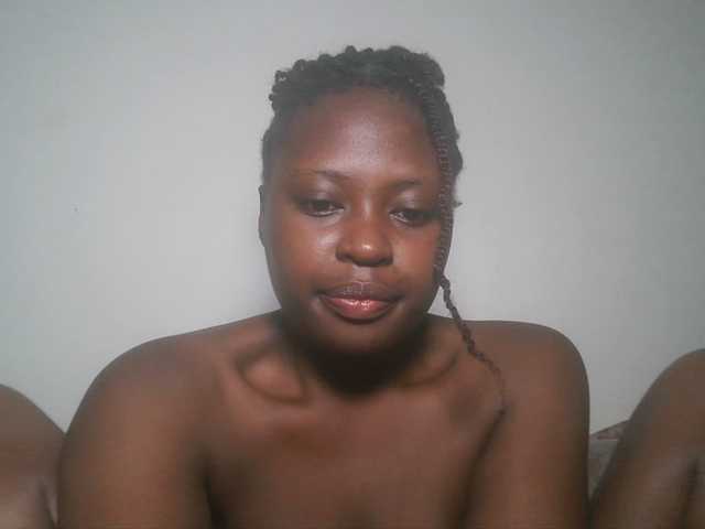 DiasyafterDark live cam on BongaCams