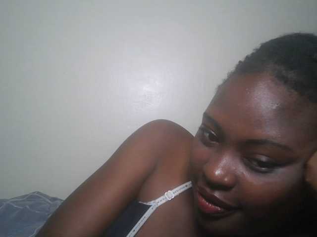 DiasyafterDark live cam on BongaCams