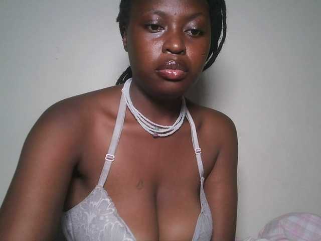 DiasyafterDark live cam on BongaCams