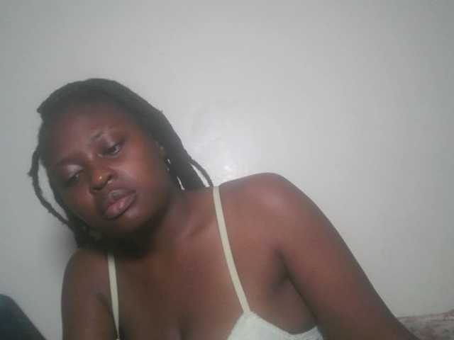 DiasyafterDark live cam on BongaCams
