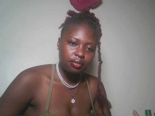 DiasyafterDark live cam on BongaCams