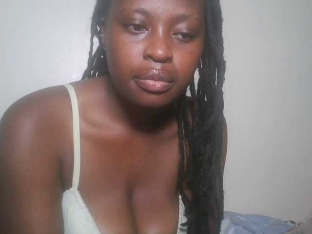 DiasyafterDark live cam on BongaCams