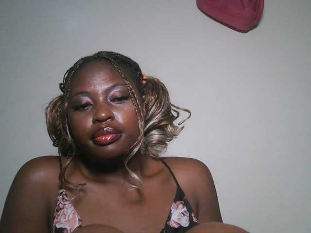 DiasyafterDark live cam on BongaCams