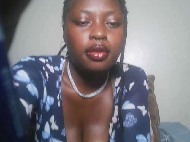 DiasyafterDark live cam on BongaCams