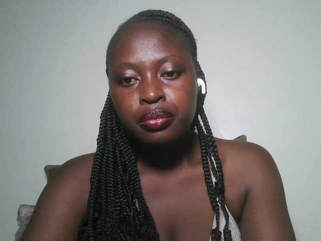DiasyafterDark live cam on BongaCams