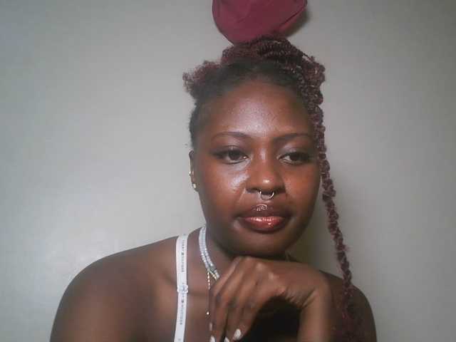 DiasyafterDark live cam on BongaCams