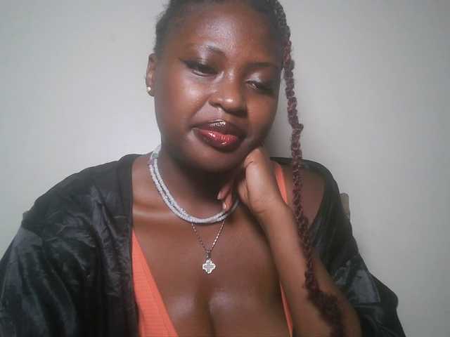 DiasyafterDark live cam on BongaCams