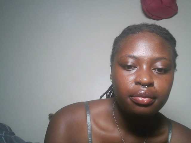DiasyafterDark live cam