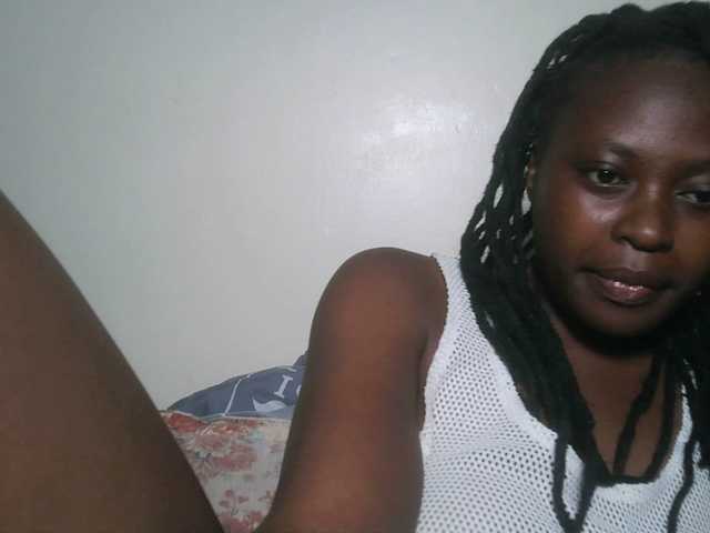 DiasyafterDark live cam on BongaCams