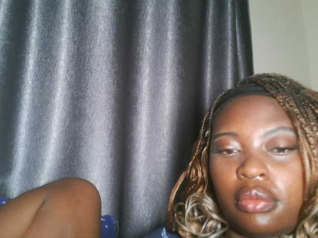 DiasyafterDark live cam on BongaCams