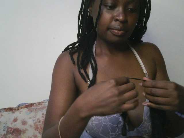 DiasyafterDark live cam on BongaCams
