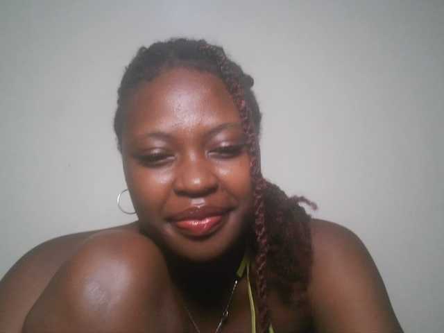 DiasyafterDark live cam on BongaCams
