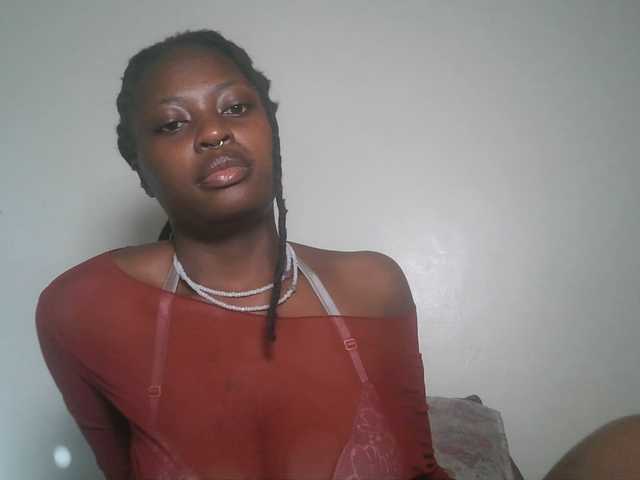 DiasyafterDark live cam on BongaCams