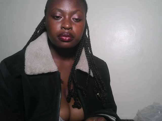 DiasyafterDark live webcam show