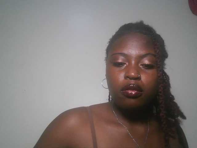 DiasyafterDark live cam on BongaCams