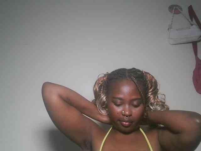 DiasyafterDark