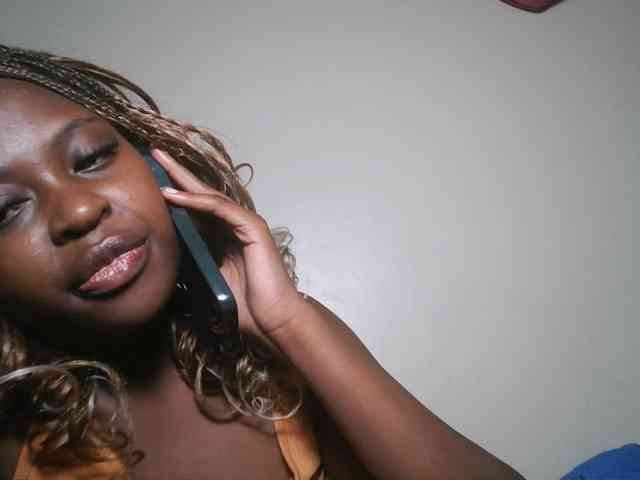 DaisyafterDark_ webcam