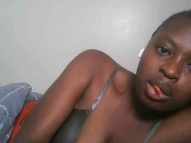 DaisyafterDark_ webcam
