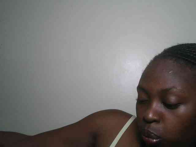 DaisyafterDark_ webcam