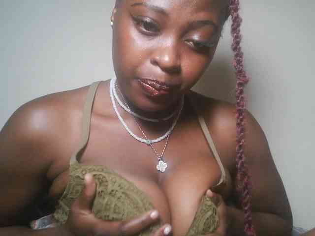 DaisyafterDark_ webcam