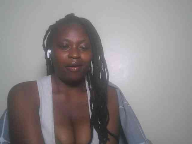 DaisyafterDark_ webcam