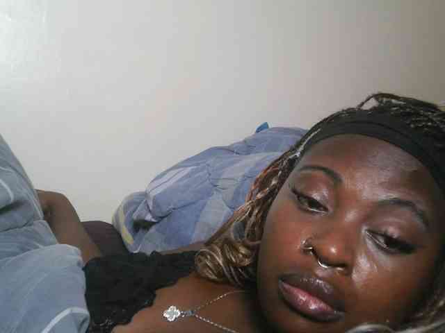 DaisyafterDark_ webcam