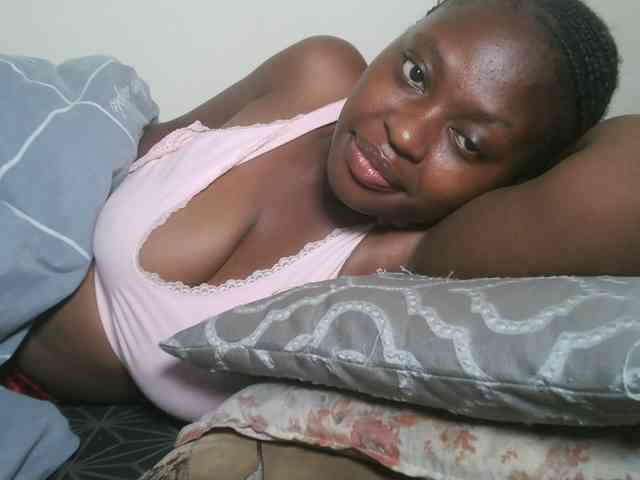 DaisyafterDark_ webcam
