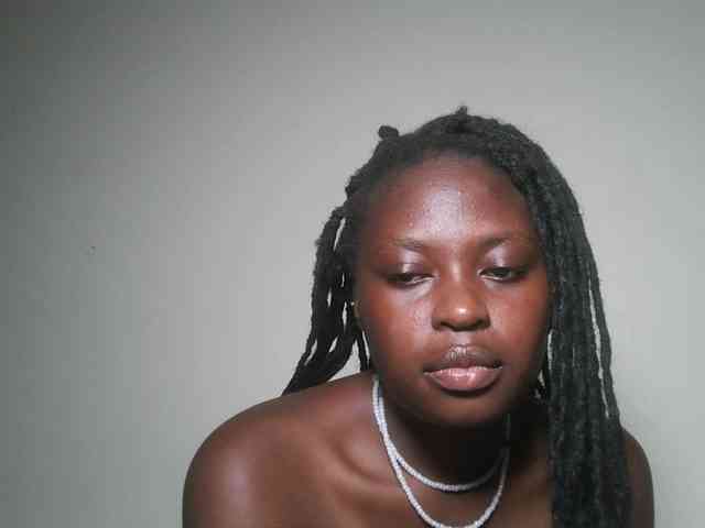 DaisyafterDark_ webcam