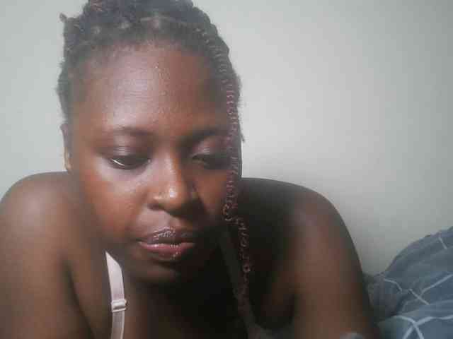 DaisyafterDark_ webcam