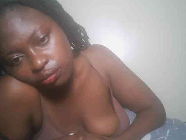 DaisyafterDark_ webcam