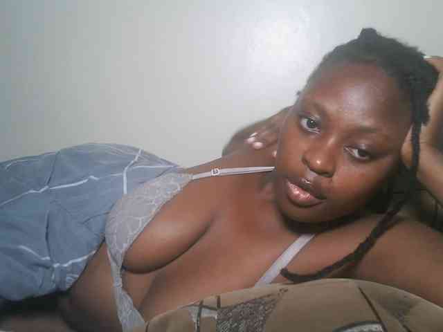 DaisyafterDark_ webcam