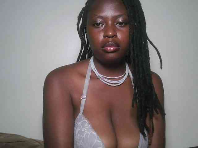 Modelo: DaisyafterDark_