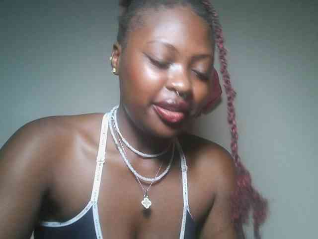 DaisyafterDark_ webcam