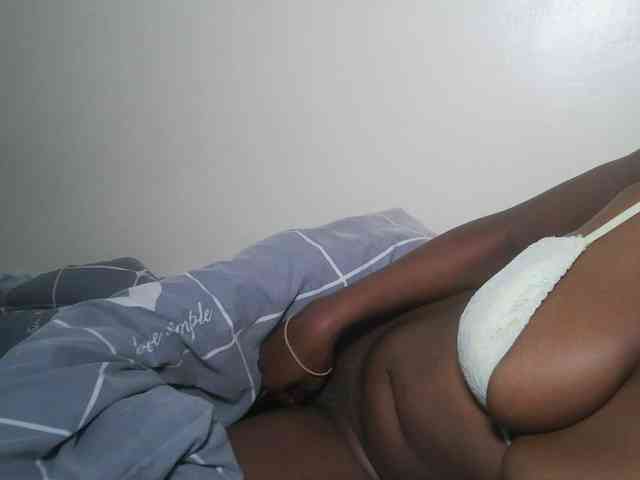 DaisyafterDark_ webcam