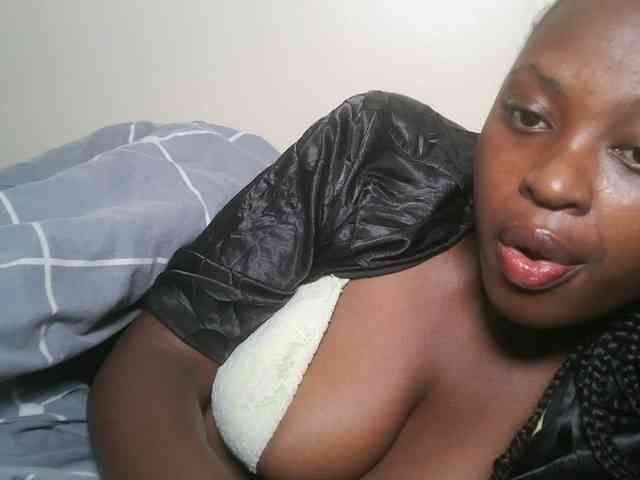 DaisyafterDark_ webcam